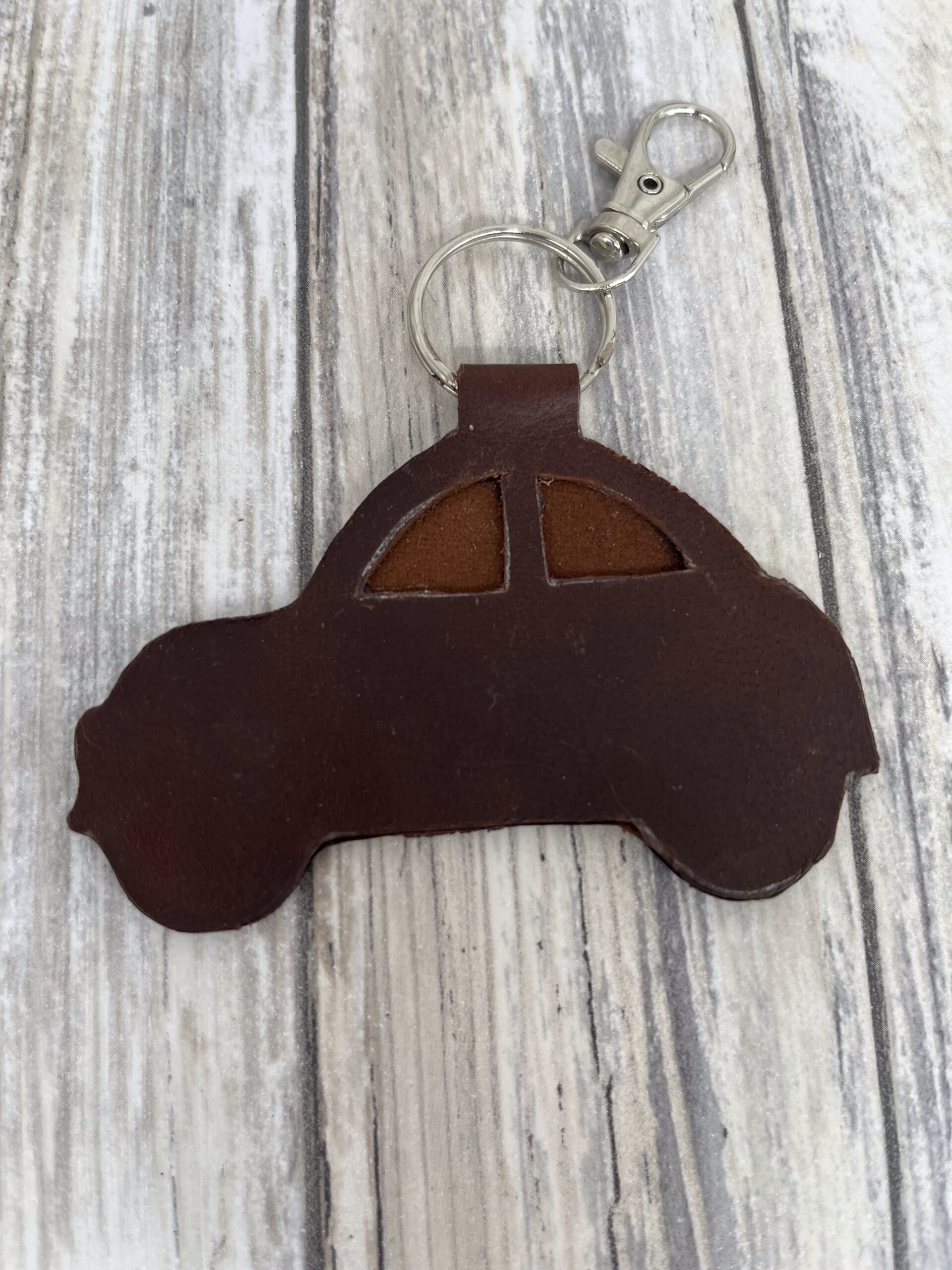 latelier51 creation maroquinerie artisanale sac portefeuille porte cle voiture acajou face avant