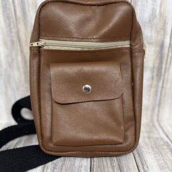 latelier51 creation maroquinerie artisanale sac portefeuille sac homme marron clair face avant